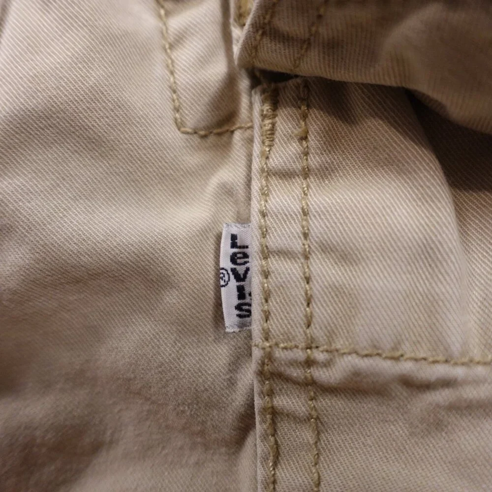 Levi's Cargo Shorts - Men's Size‎ 32 Beige